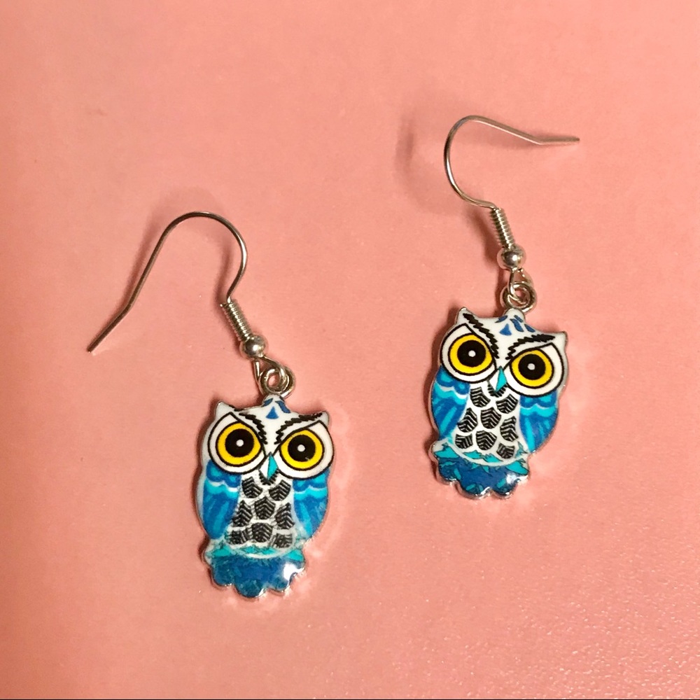 4/$10!!Blue Owl dangle earrings